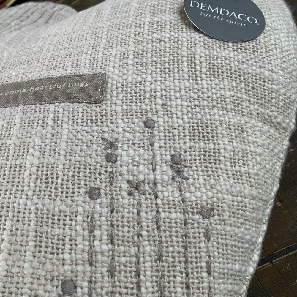 🌸Demdaco Pillow 20” Grateful Hearts